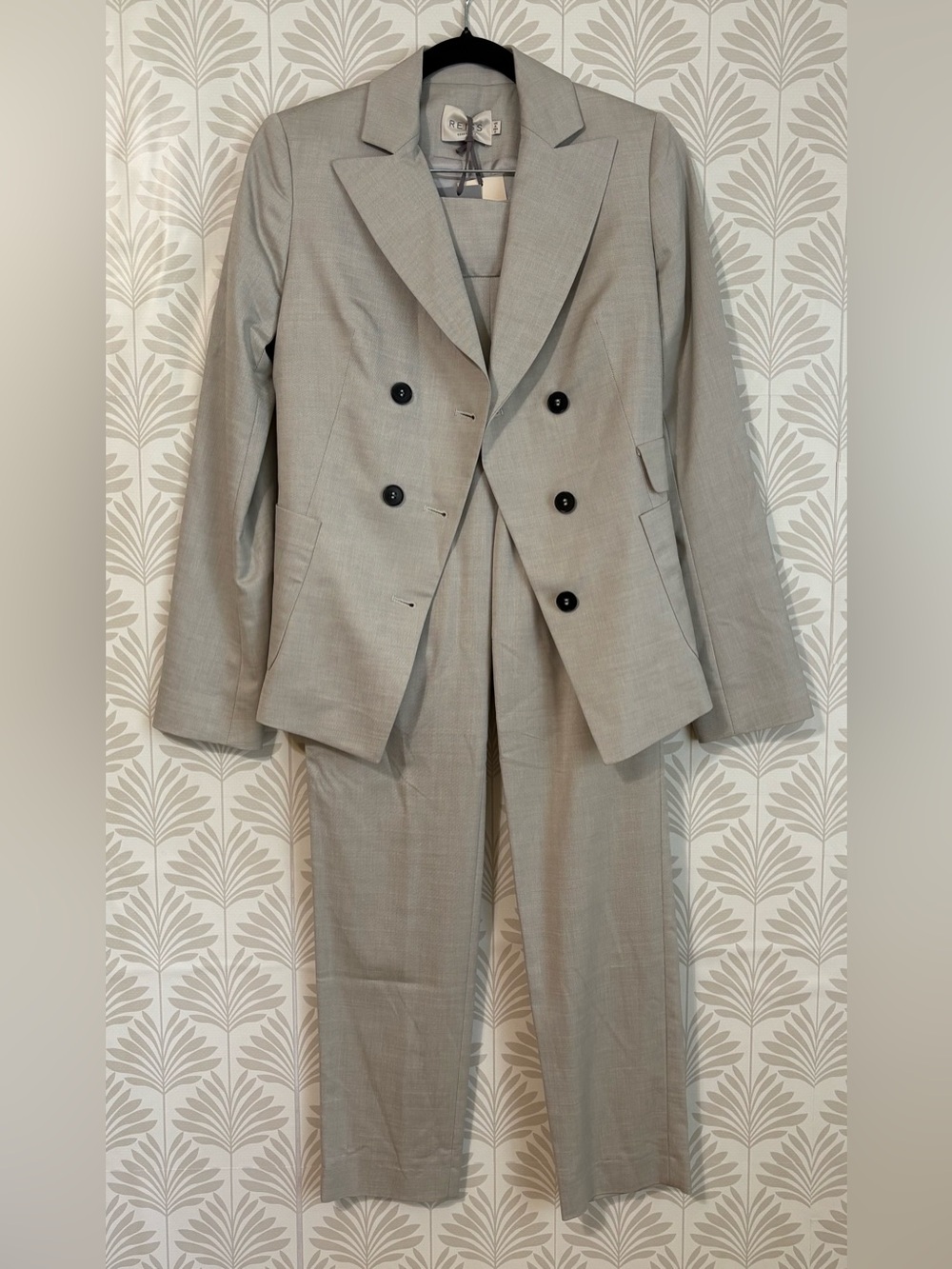 Reiss Light Gray Double-Breasted Tailored 2 Piece Pant Suit